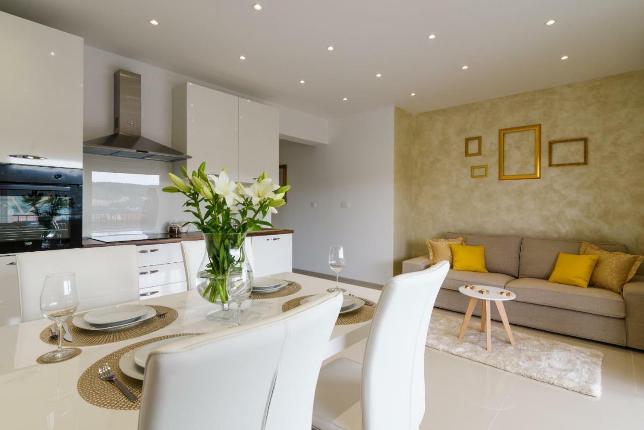 Villa Apartments Aa 1 トロギール エクステリア 写真