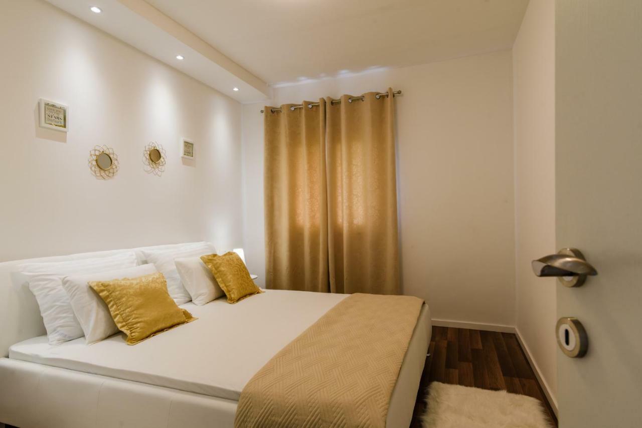 Villa Apartments Aa 1 トロギール エクステリア 写真