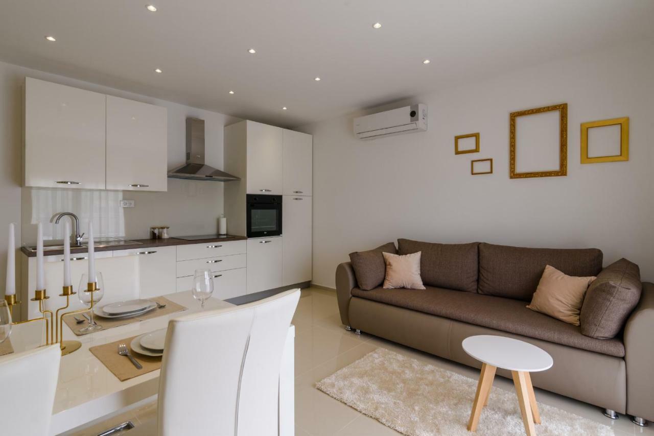 Villa Apartments Aa 1 トロギール エクステリア 写真