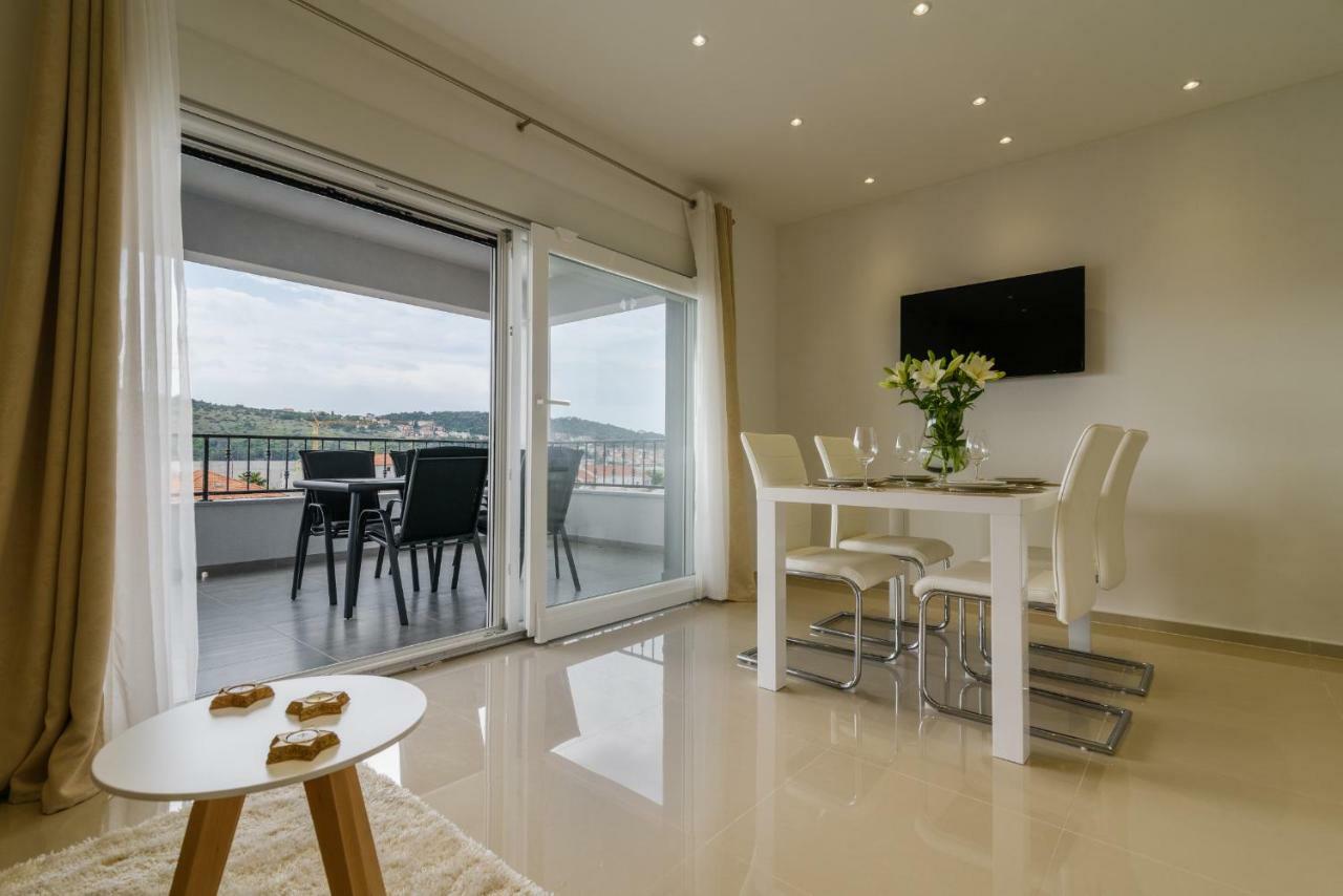 Villa Apartments Aa 1 トロギール エクステリア 写真