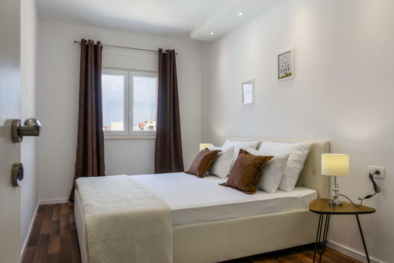 Villa Apartments Aa 1 トロギール エクステリア 写真